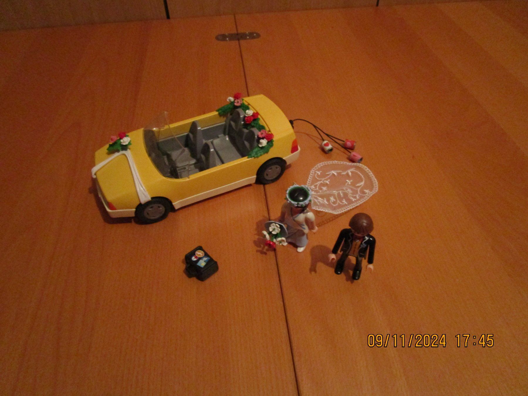 Playmobil Jouets: Playmobil Hochzeitsauto mit Ehepaar – D'occasion à Wetzikon ZH par Storchadebar 1