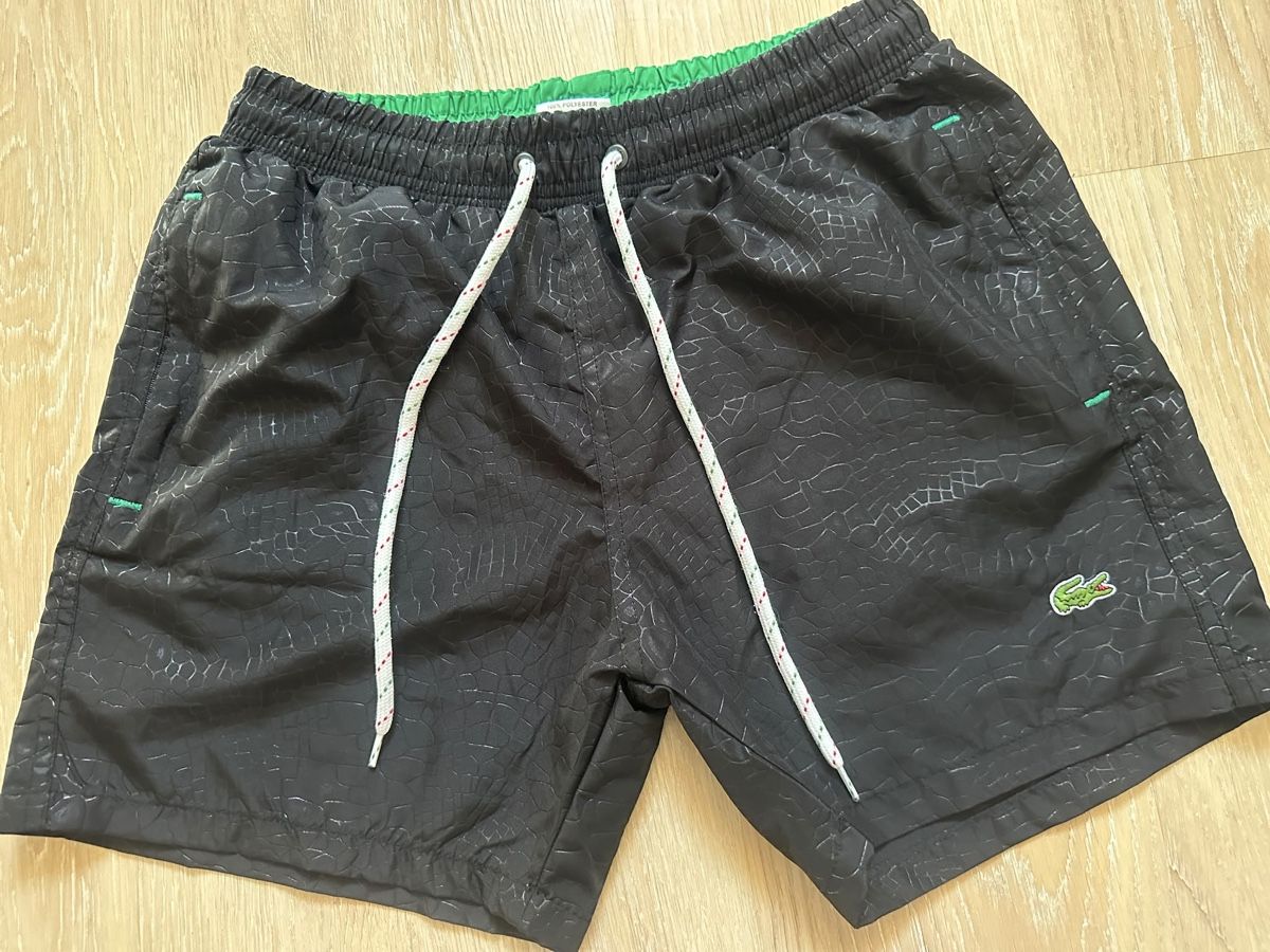Lacoste Pantalons: Badehose Lacoste schwarz Gr.  S Krokoprint – Neuf avec emballage d'origine à Winterthur par ChicMarkt