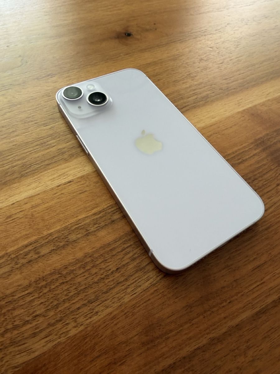Apple Handys / Smartphones: iPhone 14 Lila funktioniert einwandfrei – Gebraucht aus Sarnen von Kontrasvega