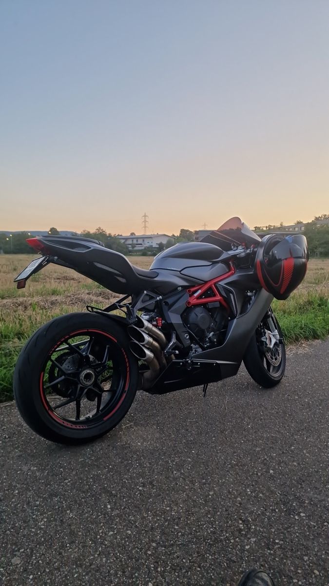 MV Agusta Altro: MV Agusta F3 – Usato da Münchenstein venduto da Fabio.T 1