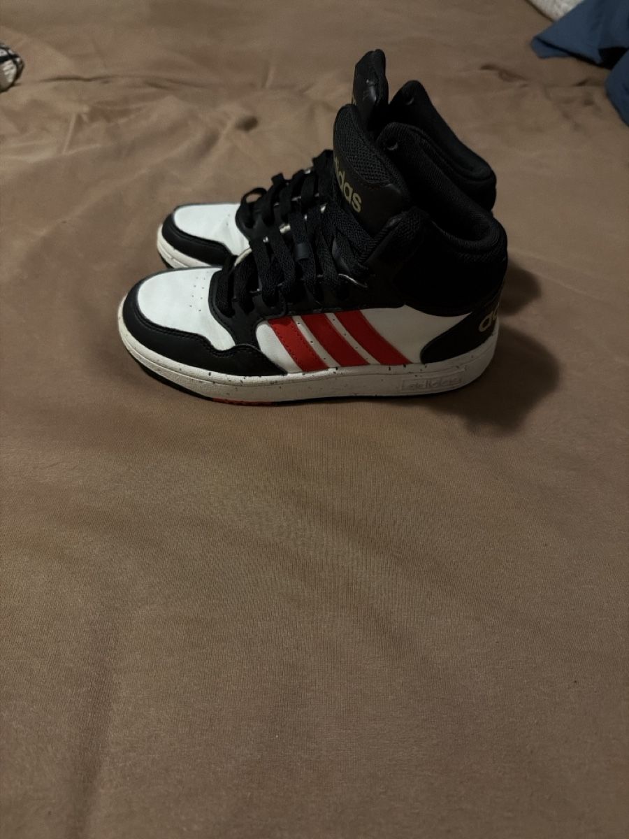 Adidas Scarpe per ragazzi: Adidas shoes – Usato da Sementina venduto da bru_vpp5 1