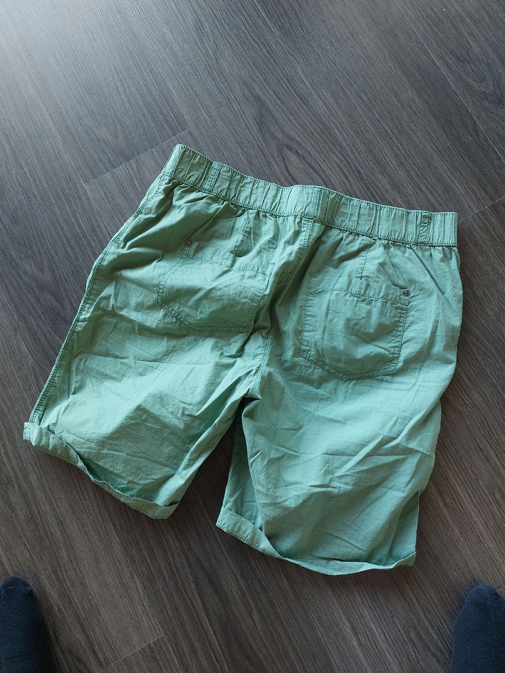Pantaloni: kurze Hose / Shorts / Chicorèe – Usato da Hilterfingen venduto da Audimat 2