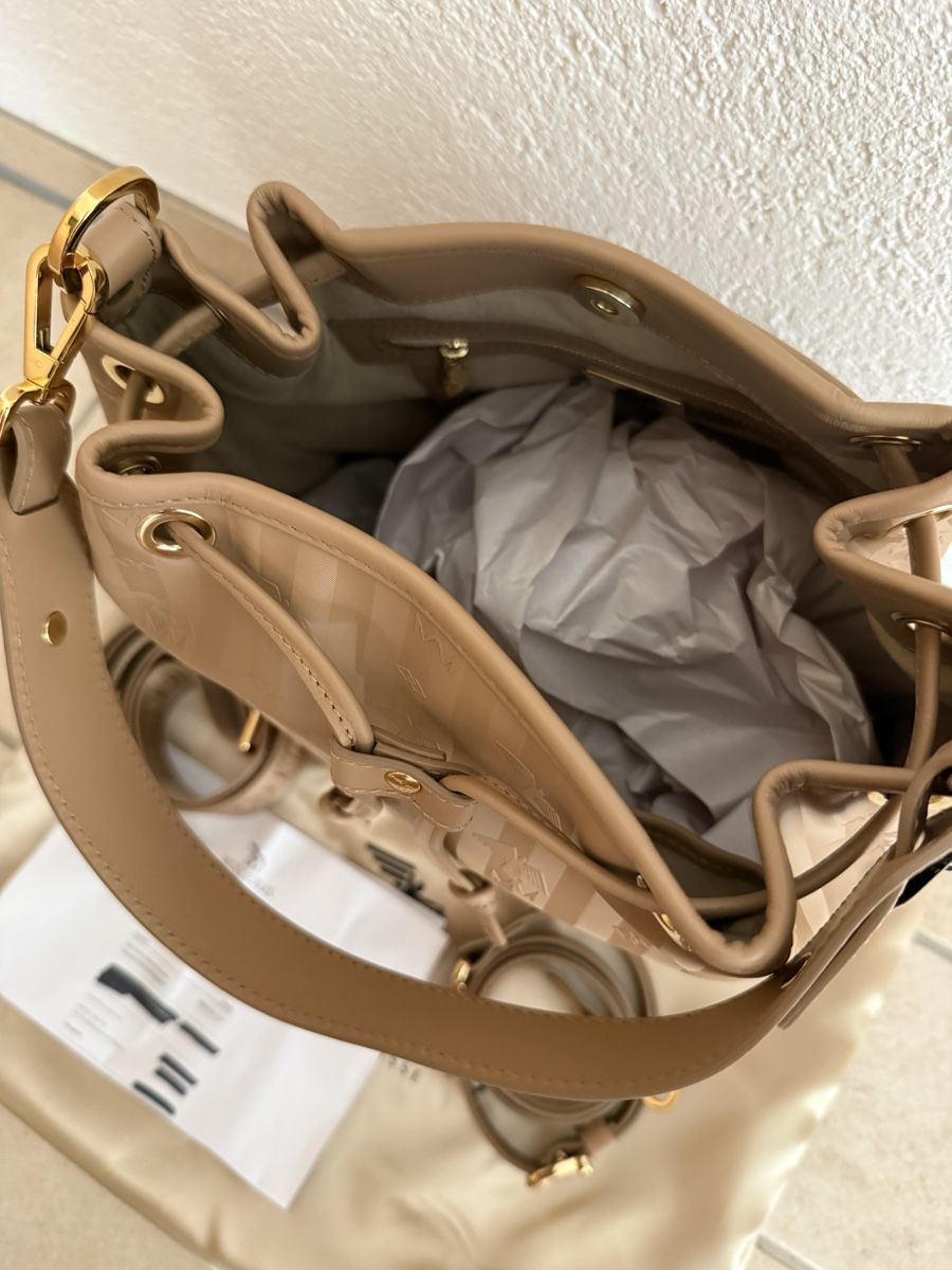 Maison Mollerus Borse da donna: Maison Mollerus Niesen (Neu) – Nuovo (secondo la descrizione) da Gipf-Oberfrick venduto da zaruscha 2