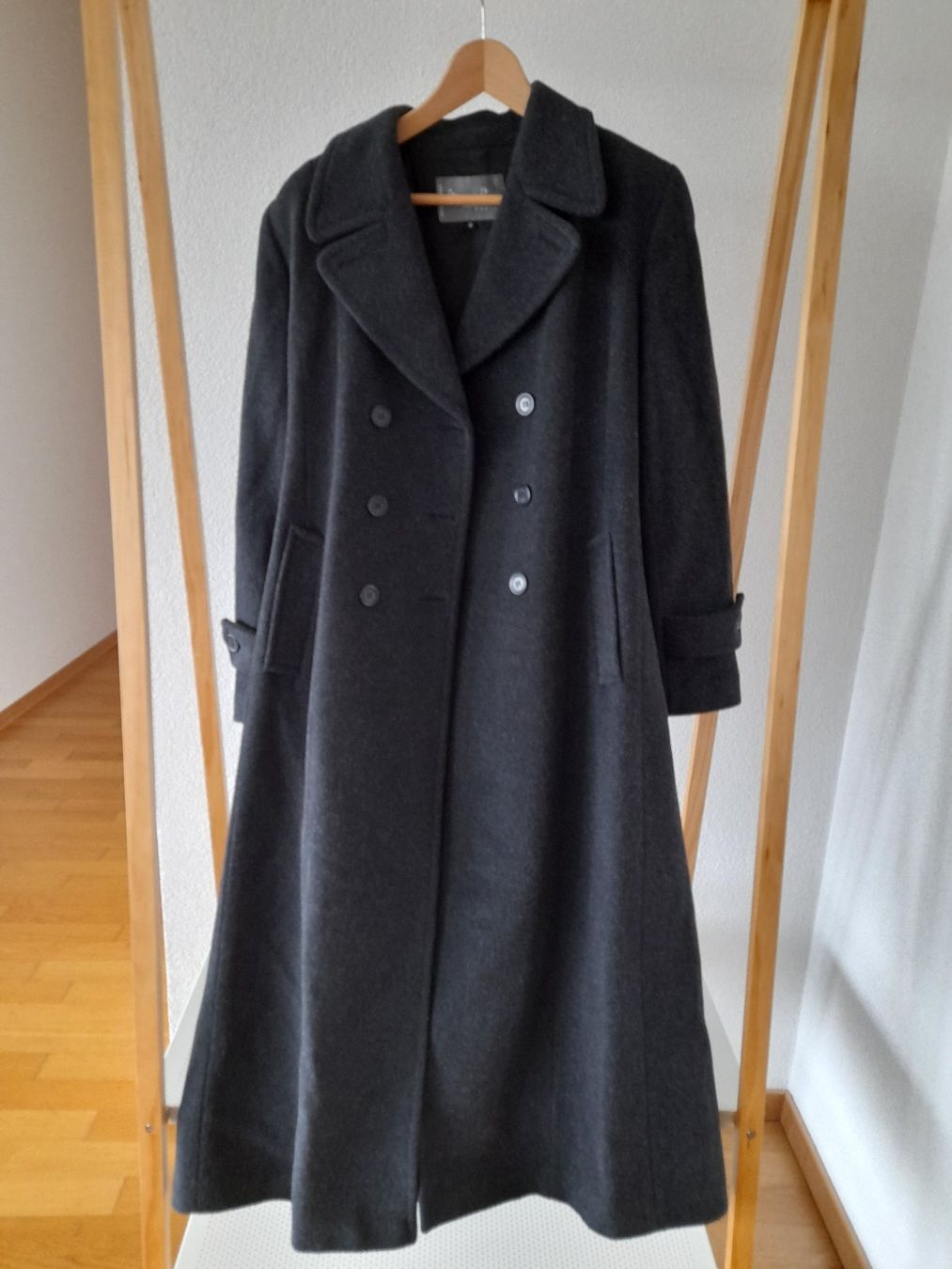 Cappotti: Manteau long anthracite – Usato da Mont-sur-Lausanne venduto da Pioutch 1