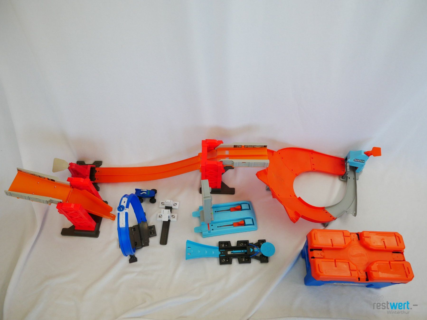 Hot Wheels Giocattoli: HOT WHEELS Track Builder Set – Usato da Winterthur venduto da Restwert_Winterthur