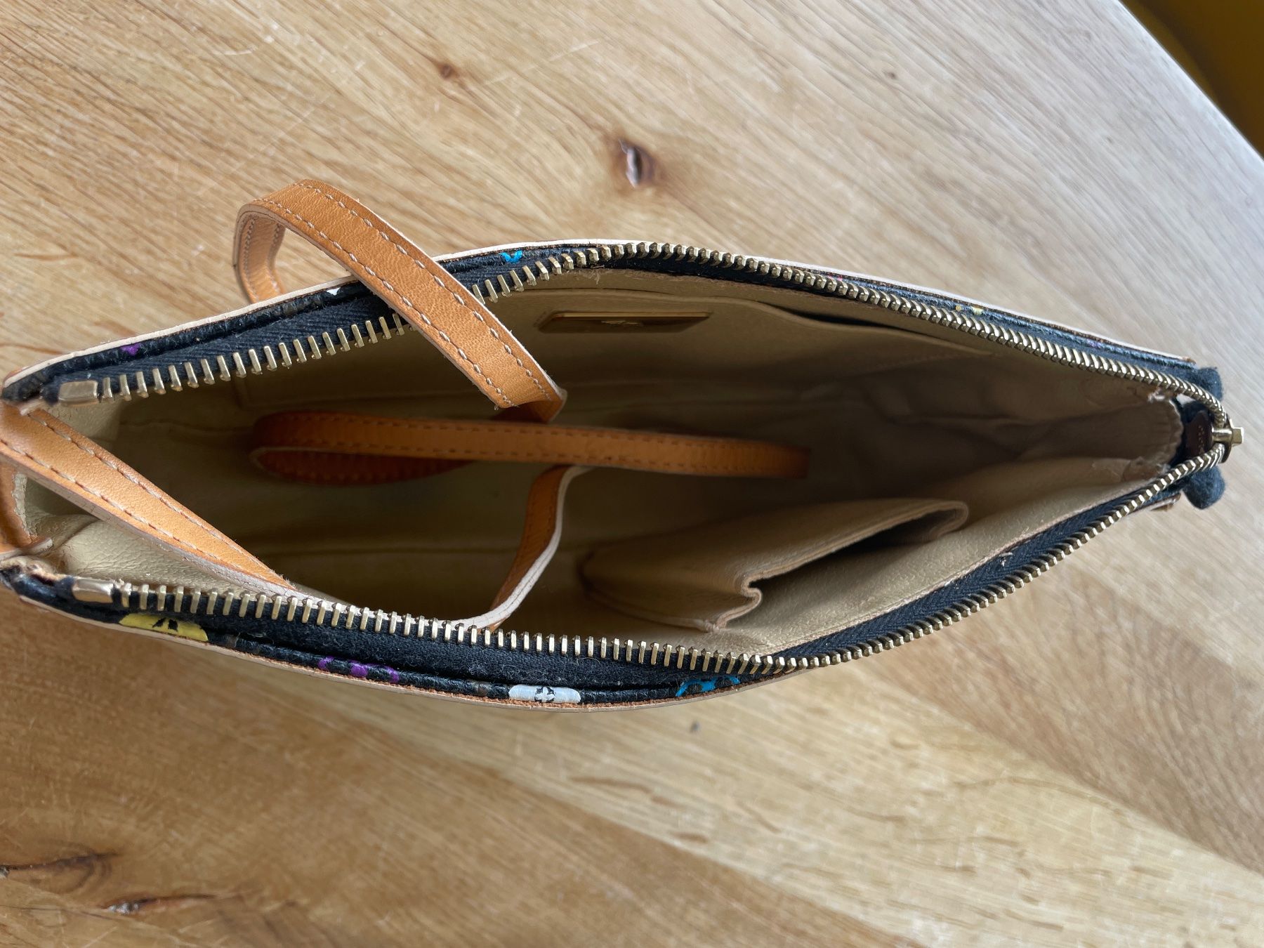 Taschen für Damen: Mollerus Umhängetasche Einzelstück – Gebraucht aus Samedan von Ladina2010 1
