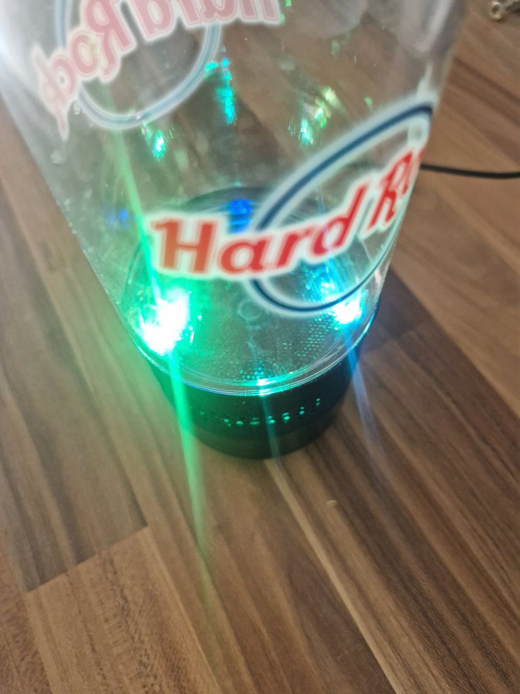 Borracce & Thermos: Hard Rock Trinkflasche mit Bluetooth Lautsprecher – Usato da Rebstein venduto da Ajs_Toy_Palast_1 6