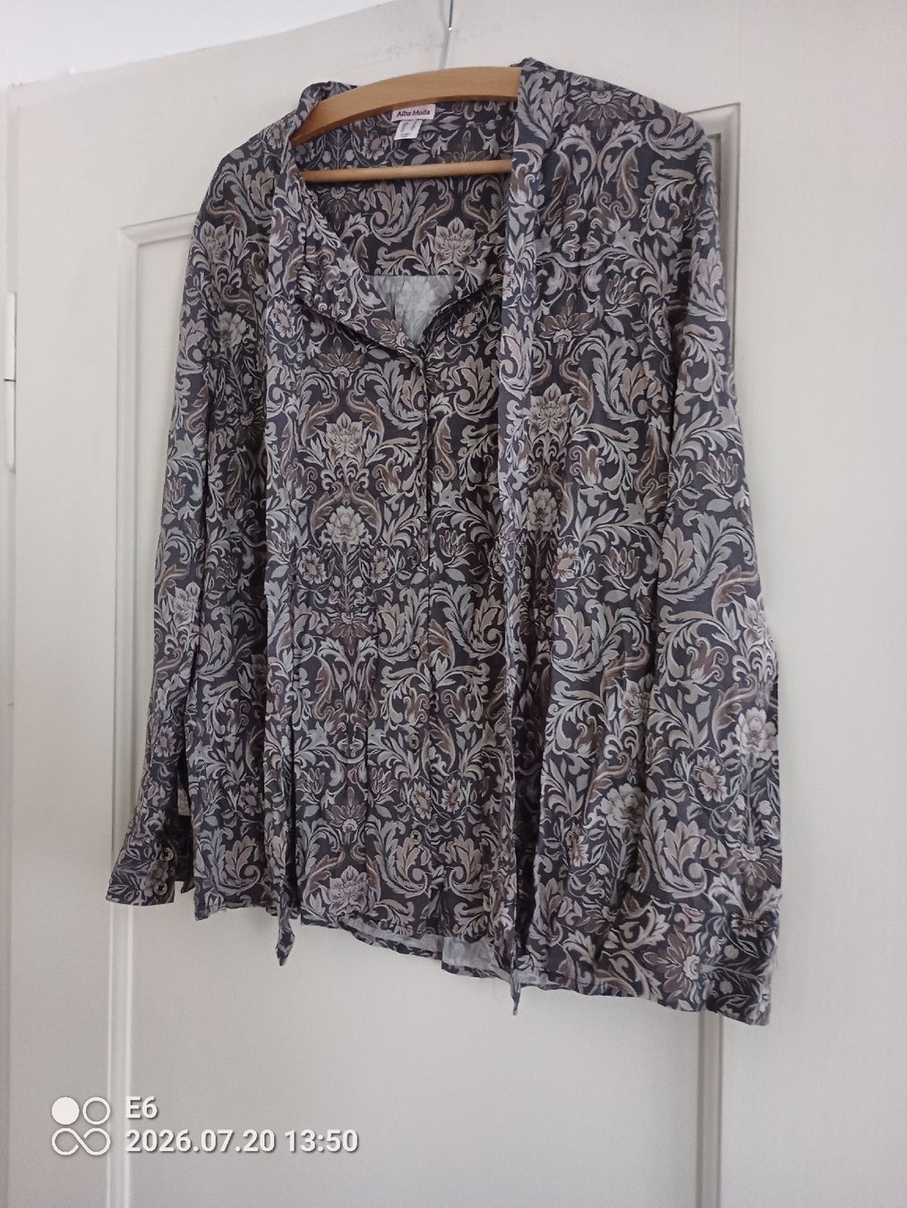Alba Moda Blusen: Langarmbluse mit Blumenmuster – Gebraucht aus Zürich von Mitzi6