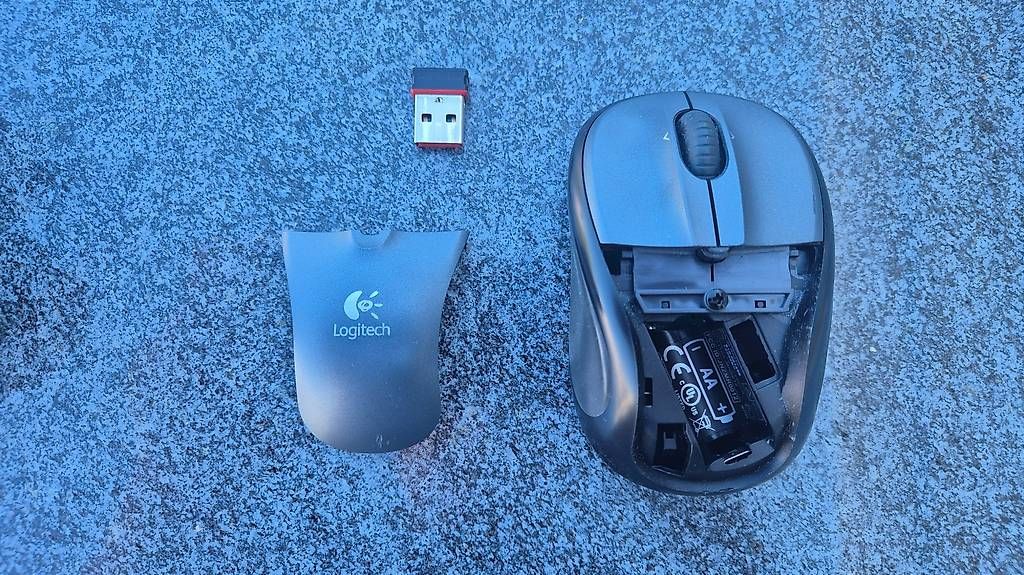 Mouse: Laptop Equipment (Kamera & USB Maus) – Usato da Güttingen venduto da uthomas01 3