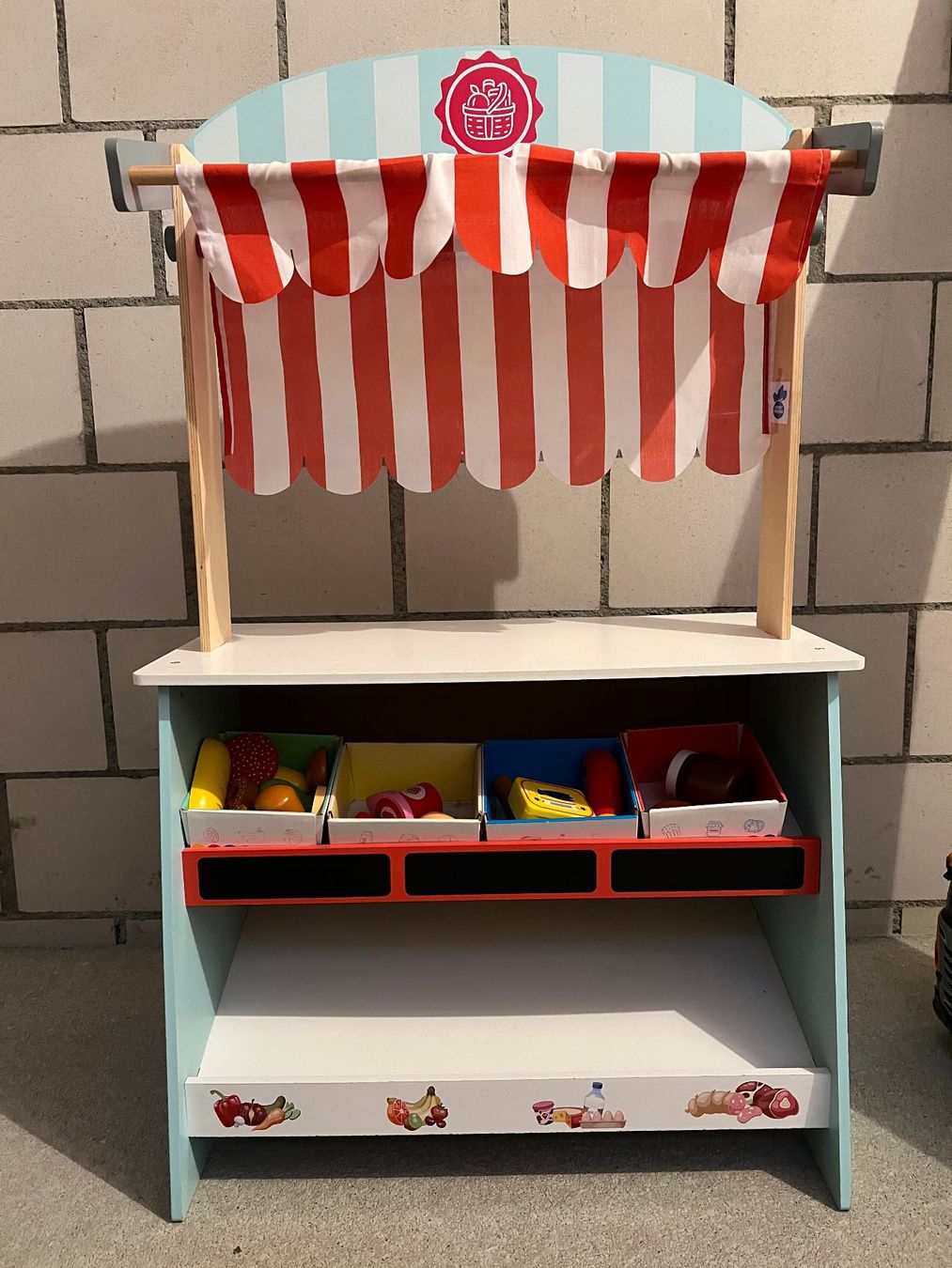 Jouets: Verkaufsladen/Theater – D'occasion à Othmarsingen par svetze