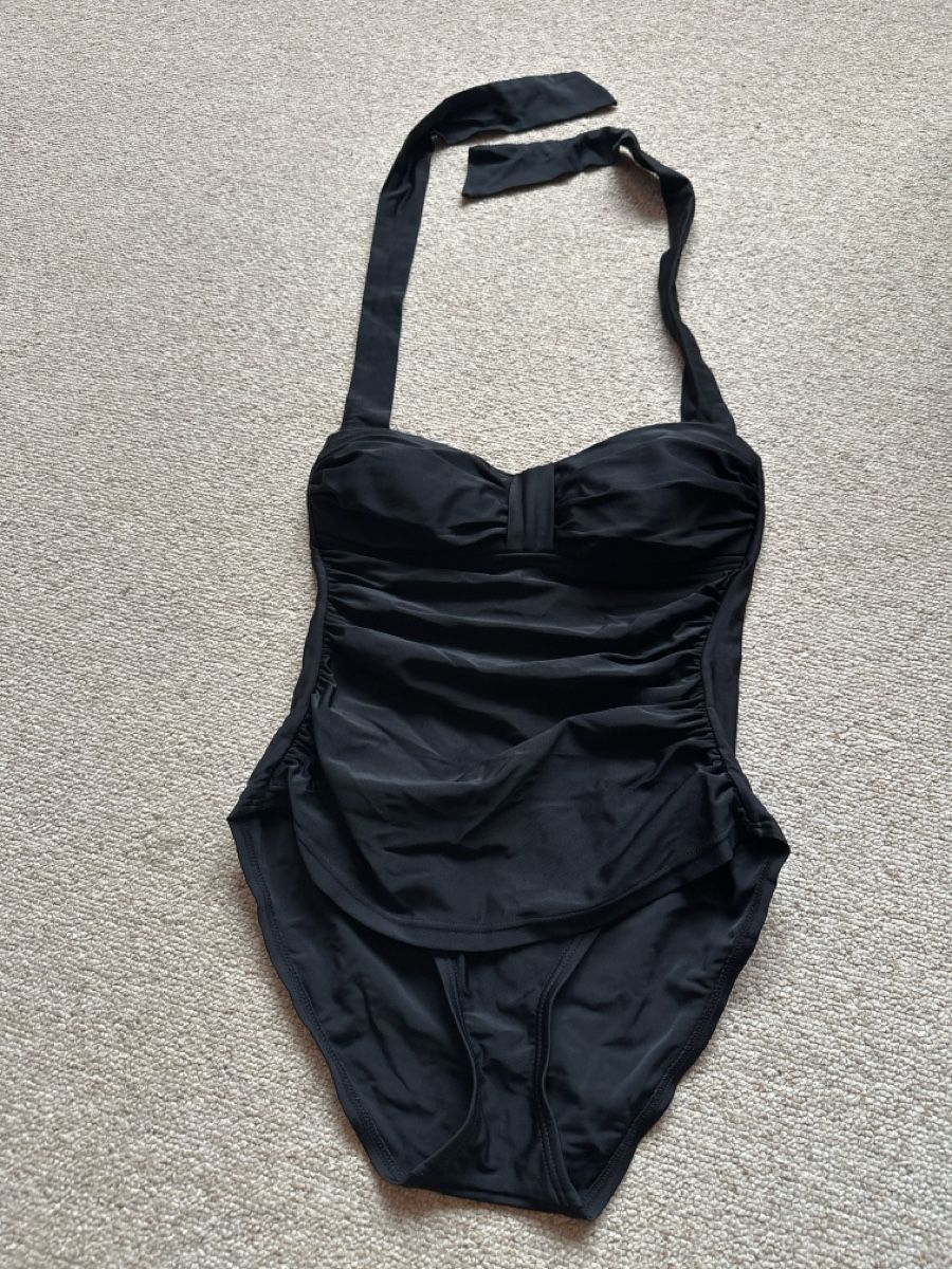 Maillots de bain & Bikinis: Schwarzer Badeanzug Class International Grösse 36B – D'occasion à Buchs AG par tifena