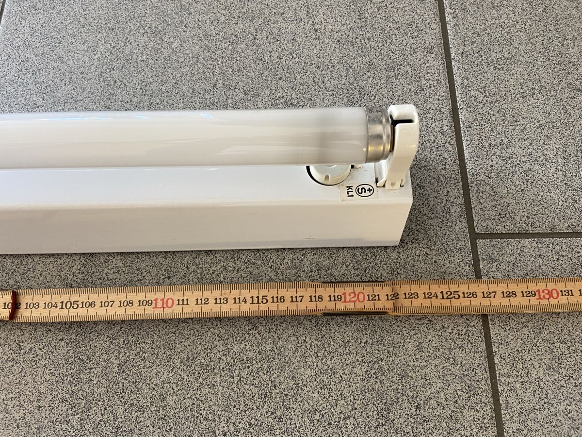 Kronleuchter & Deckenlampen: Leuchtröhre : Neonröhne – Gebraucht aus Schötz von Willibandi 1
