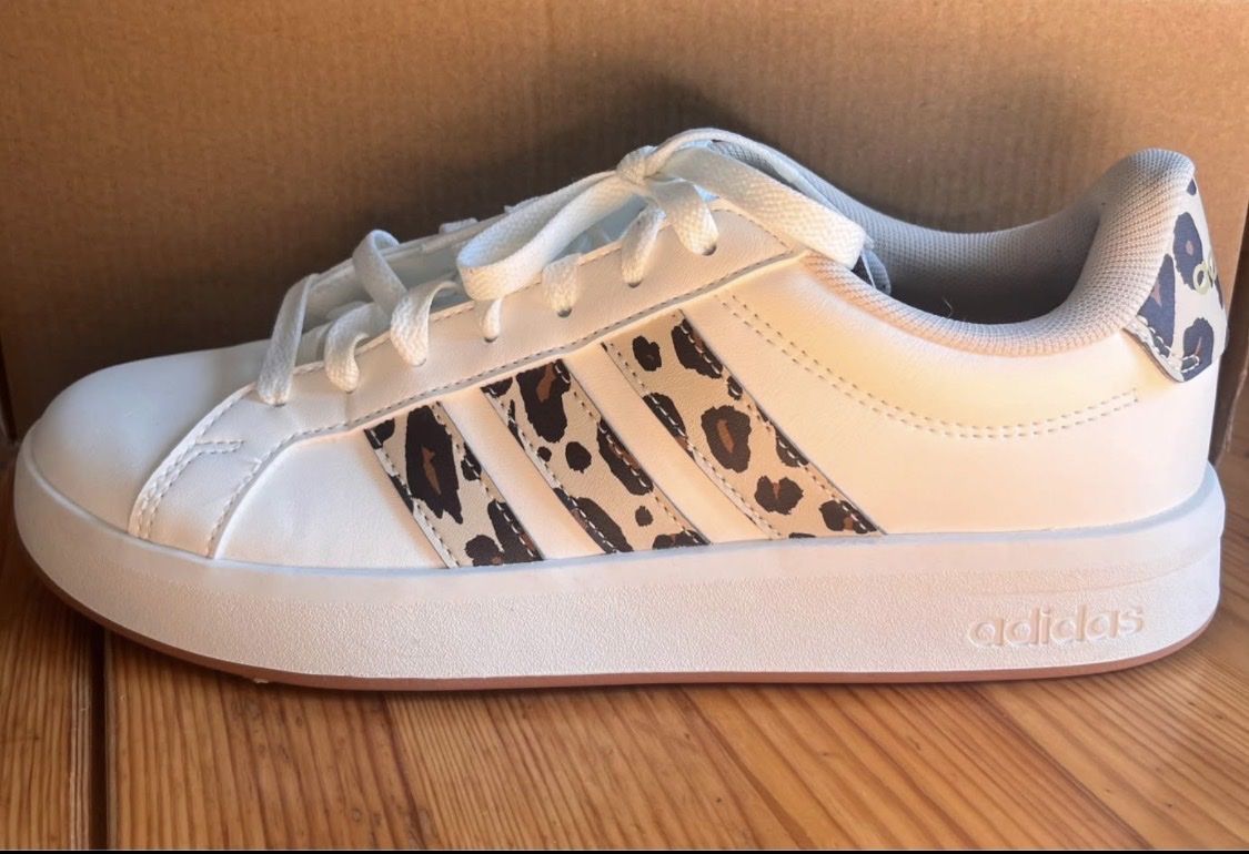 Adidas Damenschuhe: Adidas léopard  – Neu (gemäss Beschreibung) aus Ste-Croix von Valottelamarmotte