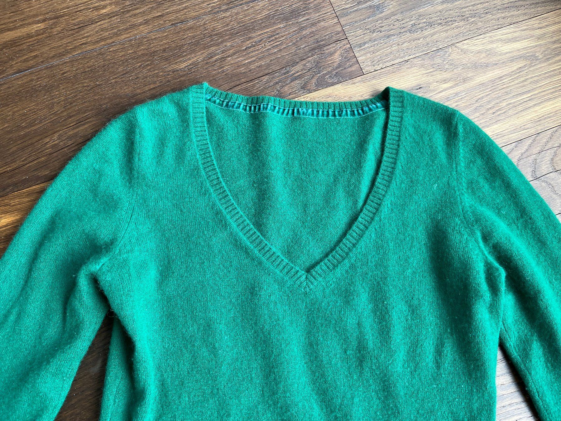 Maglioni & Felpe: Kaschmir Pullover V-Neck grün Gr. S – Usato da Affoltern am Albis venduto da Blackrhythm 2