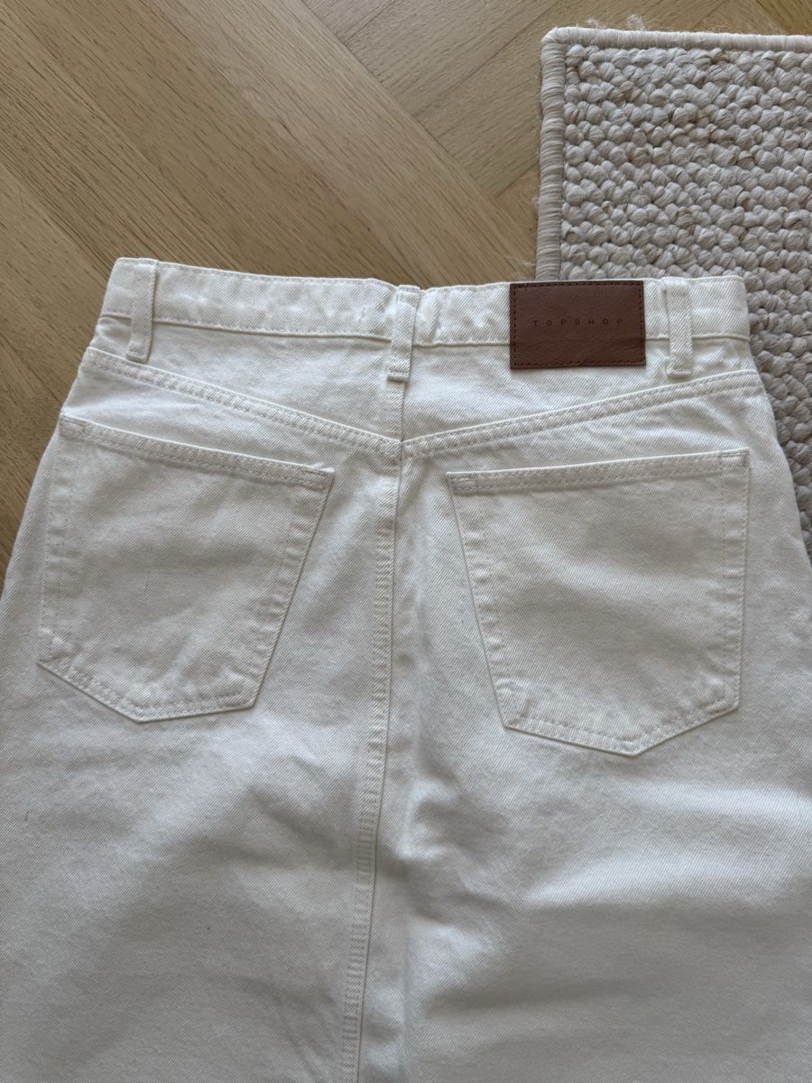 Topshop Gonne: TOPSHOP weißer Jeansrock mit Schlitz – Usato da Zürich venduto da kat_ww7d 7