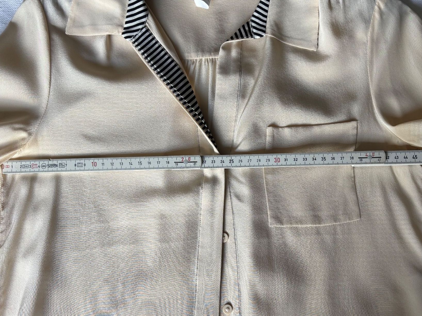 Diane von Furstenberg Camicette: DVF Seide Bluse hellbeige gestreifter Kragen  US 6/ EU 36/38 – Usato da Horgen venduto da uge_pd5p 7