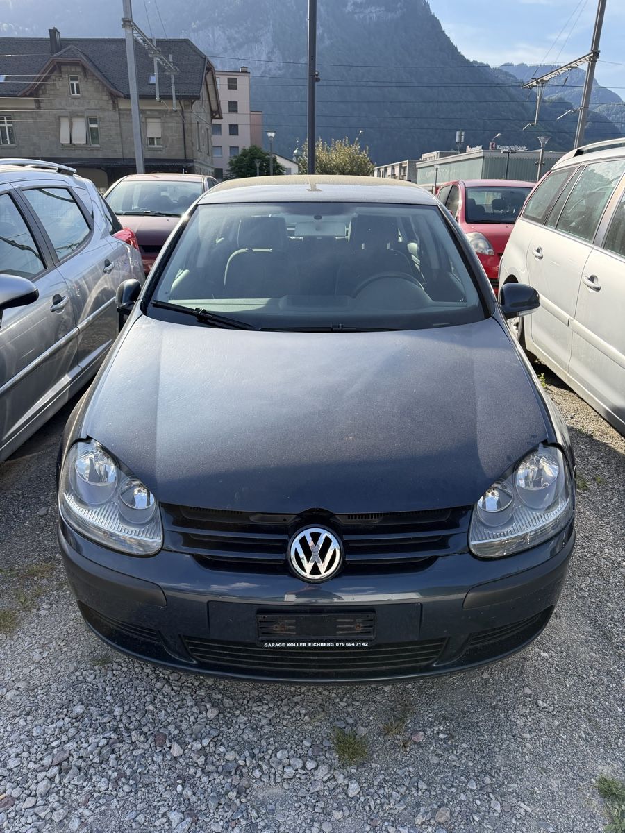 VW Autos: VW Golf V 1.6 Benzin  – Gebraucht aus Mollis von BSL10