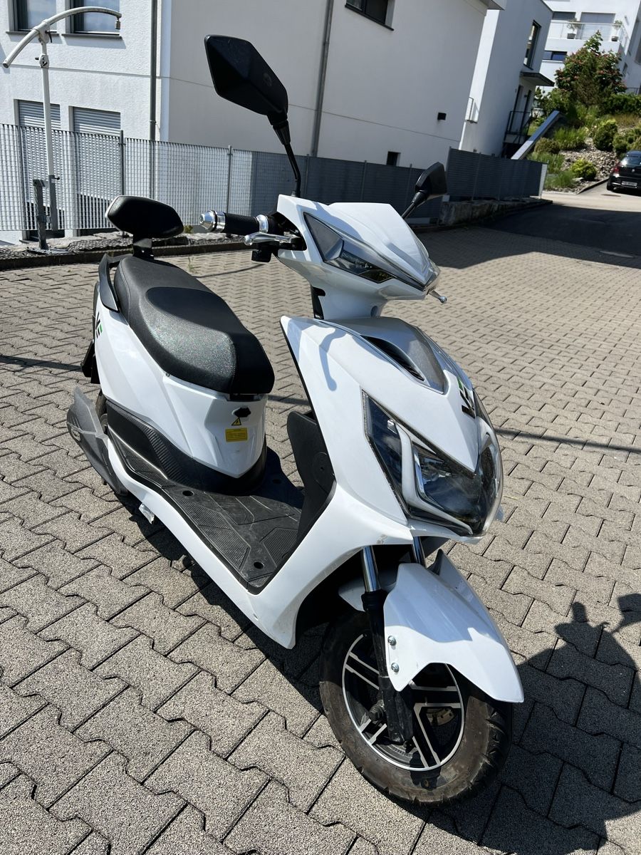 Scooters: E-Roller Vengo Leo – D'occasion à Baar par vin_h9px 2