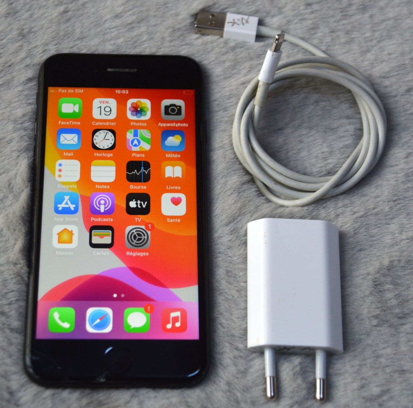 Apple Telefoni cellulari / Smartphones: Apple iPhone 7 A1778 – Usato da Collonges venduto da arashee