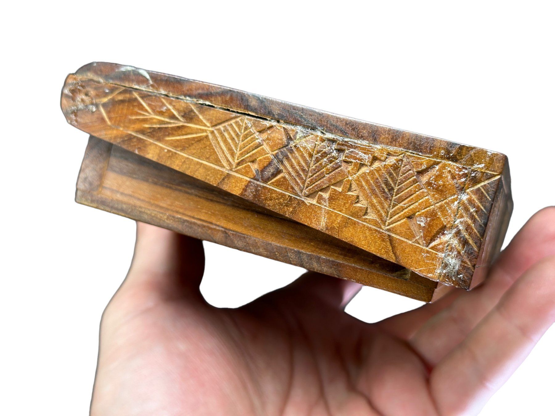 Altri Prodotti per fumatori: Superbe ancienne boîte à cigarettes en bois sculpté – Usato da Morges venduto da vintiques 9