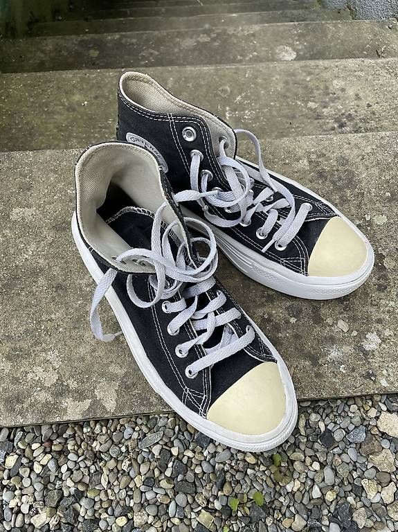 Converse Scarpe da uomo: Selten getragene Converse Grösse 39,5 – Usato da Nidau venduto da Weixel