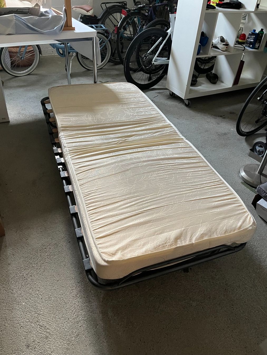 Lits: Klappbett 80 x 200 cm – D'occasion à Küssnacht am Rigi par Boracay0 1