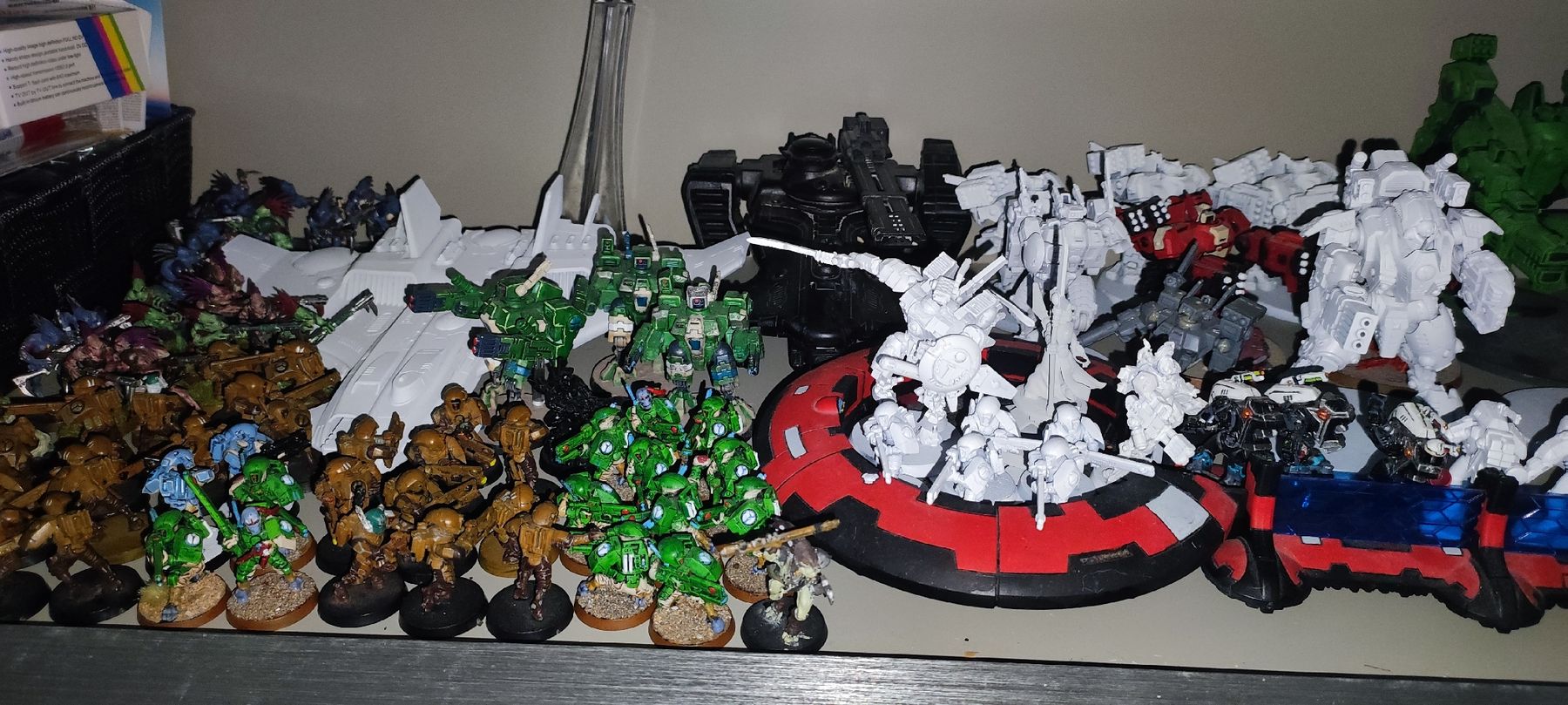 Kit di modellismo & Modellini statici: Warhammer 40000 Empire Tau – Usato da Vevey venduto da vin_s6pg 1