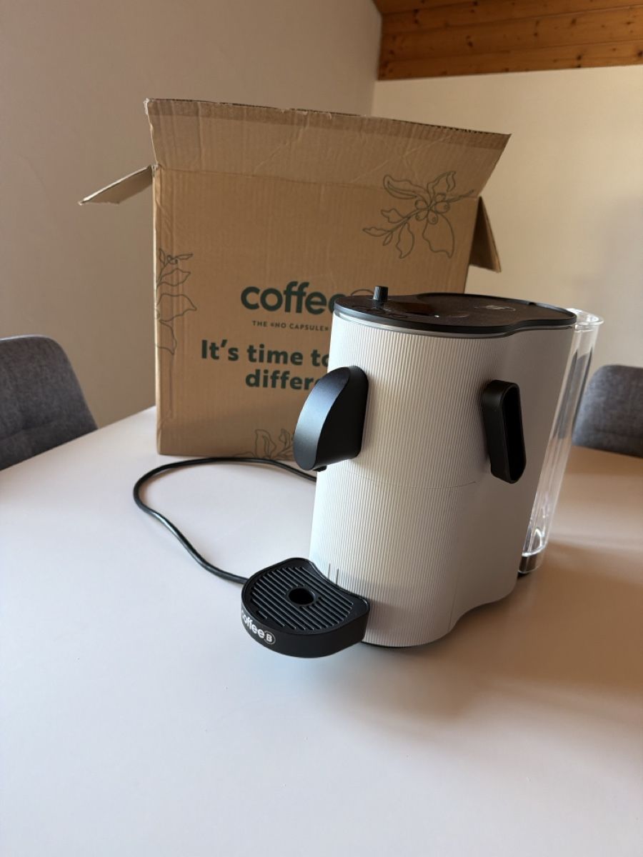 Coffee B Macchine per caffè & Macchine per espresso: Macchina da caffè CoffeeB Globe bianca nuova!!!  – Nuovo (secondo la descrizione) da Gommiswald venduto da mar_y9c2