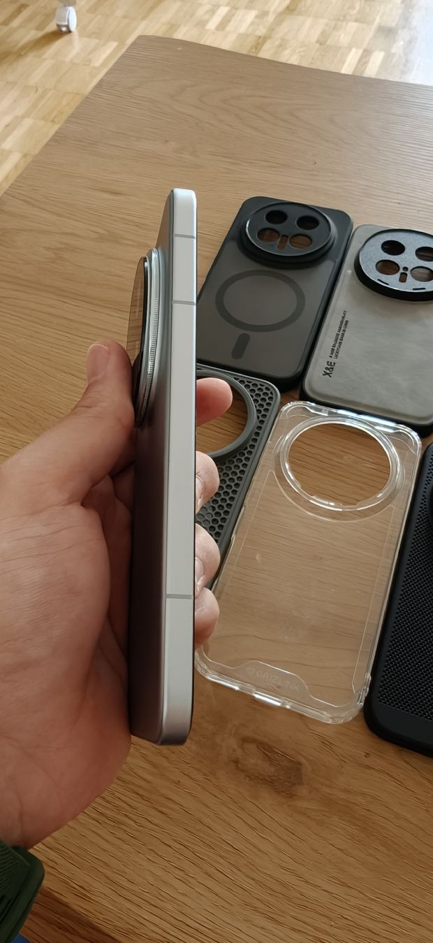 Honor Portables: Honor Magic 8 Pro 12/512GB Silver GLOBAL mit E-Sim & Google – D'occasion à Bachenbülach par SabriP 3