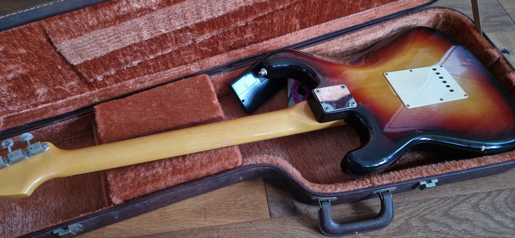 Fender Musikinstrumente: Fender Stratocaster JV22992 (1982-1984) – Gebraucht aus Gwatt (Thun) von Hugohabicht101 4