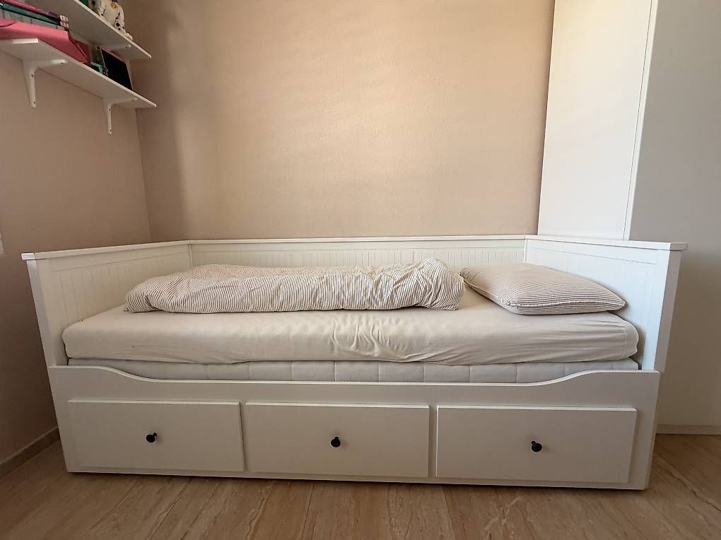 Ikea Betten: Hemnes Bett inkl. 2 Matratzen – Gebraucht aus Wohlen AG von campi1410 2