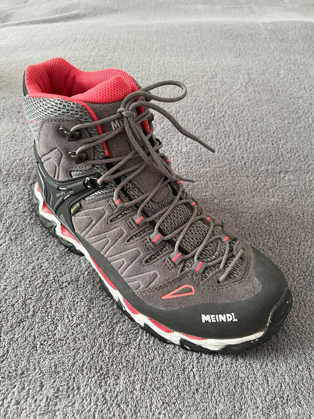 Meindl Scarpe da donna: Meindl Wanderschuhe Gr.38.5 / 39 UK 5.5 Kat: A – Nuovo (secondo la descrizione) da Lodrino venduto da mediwell 1