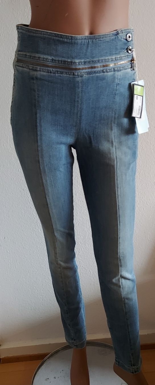 Strenesse Jeans: Neue Strenesse Damen Jeans Gr. 27 – Nuovo e nell'imballaggio originale da Basel venduto da Allerlei-Basel