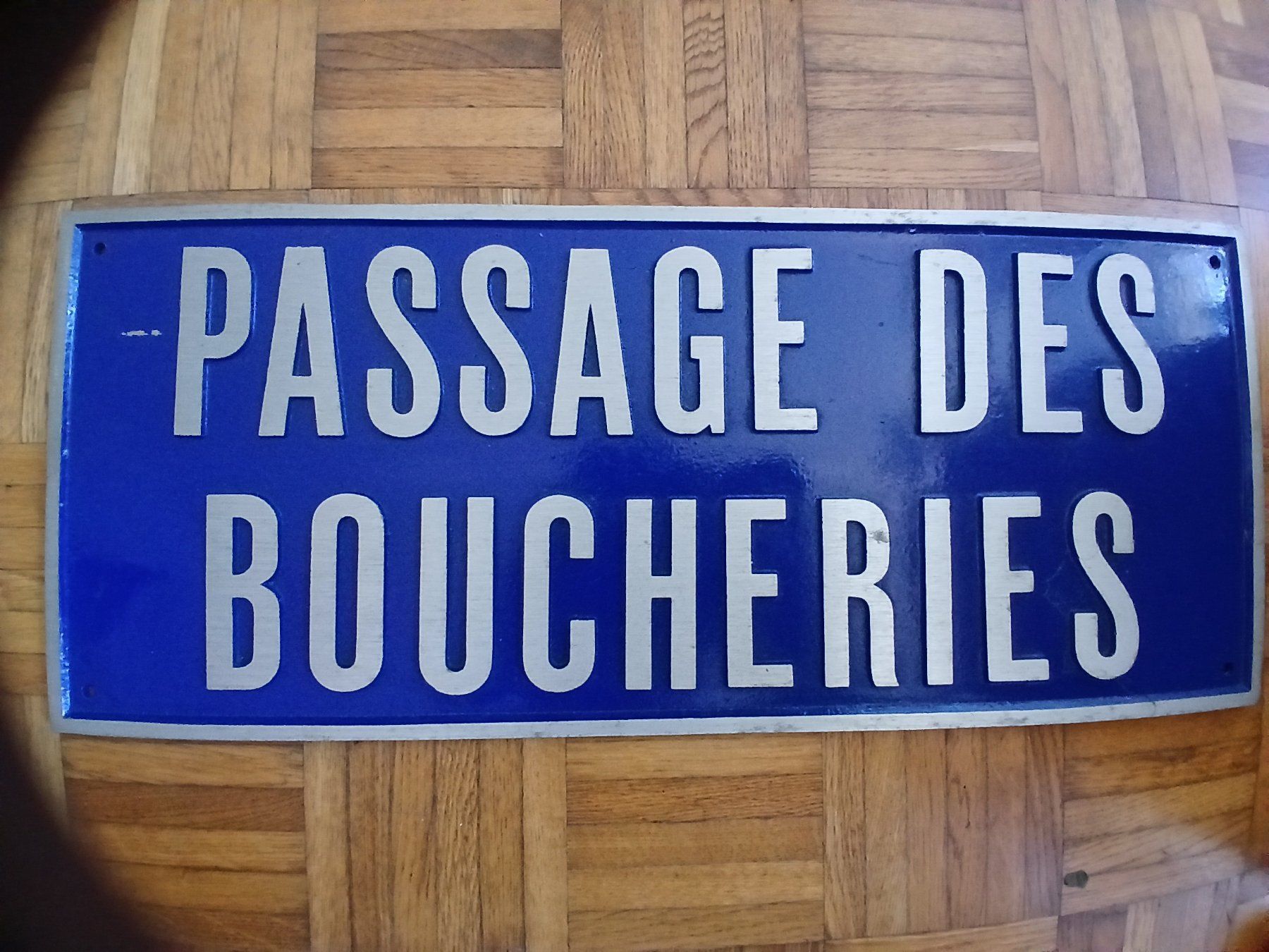 Insegne: Plaque de rue de la ville de Neuchâtel . – Usato da Neuchâtel venduto da nik_h7np 1