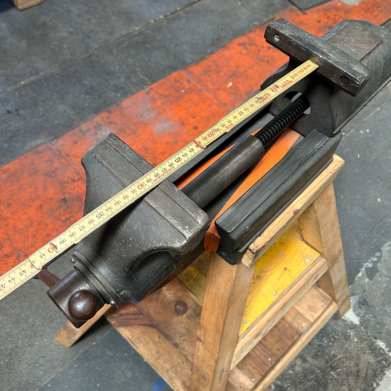 Gressel Alle Werkzeuge: Grosser Massiver Gressel Schraubstock 150mm auf solidem Bock – Gebraucht aus Untersiggenthal von sinamoll 3