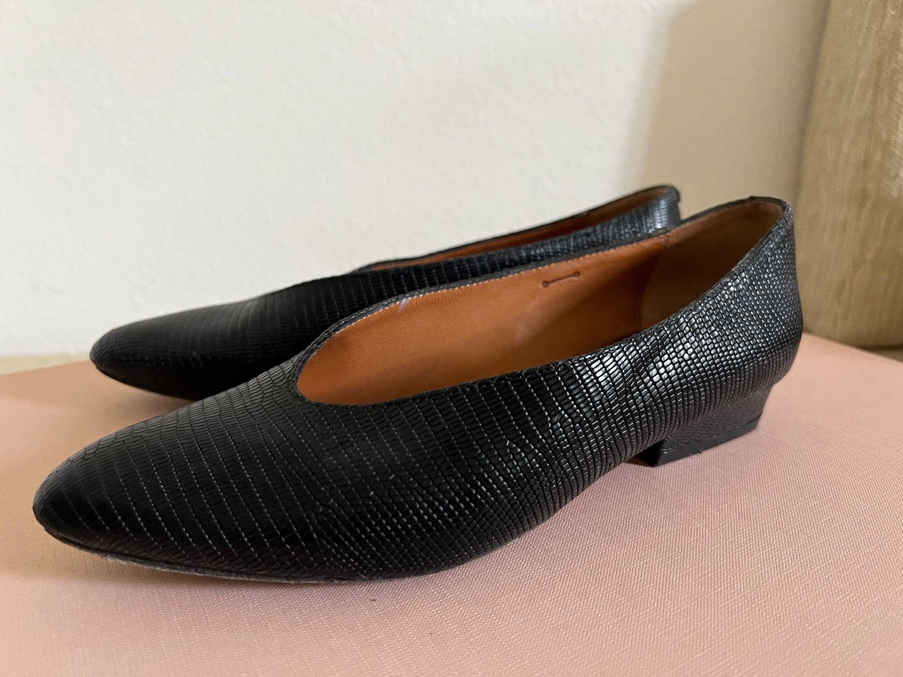 Scarpe da donna: Anthology Paris Ballerinas – Usato da Zürich venduto da Suki.