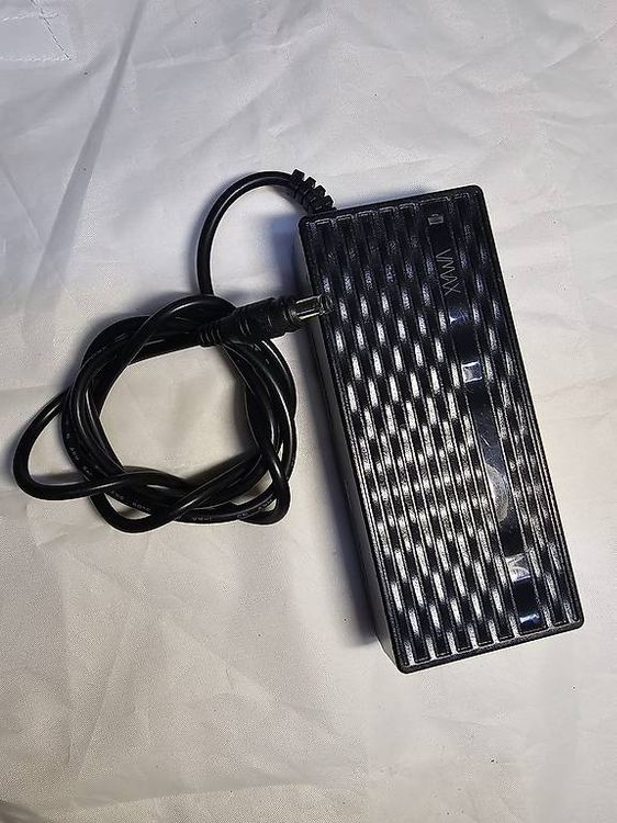 VMAX Ladegerät FY-4202000 Original, voll funktionsfähig (Gebraucht) in ...