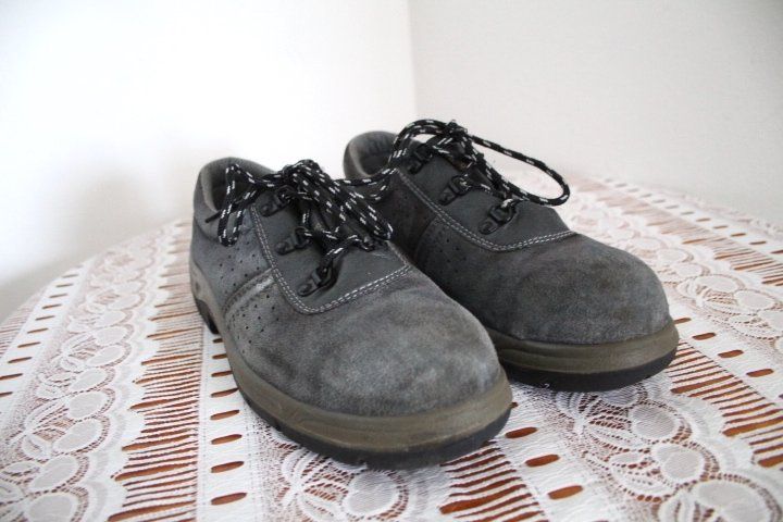 Herrenschuhe: Sicherheitsschuhe  Gr. 43 – Gebraucht aus Locarno von madame-tus-sauds 1
