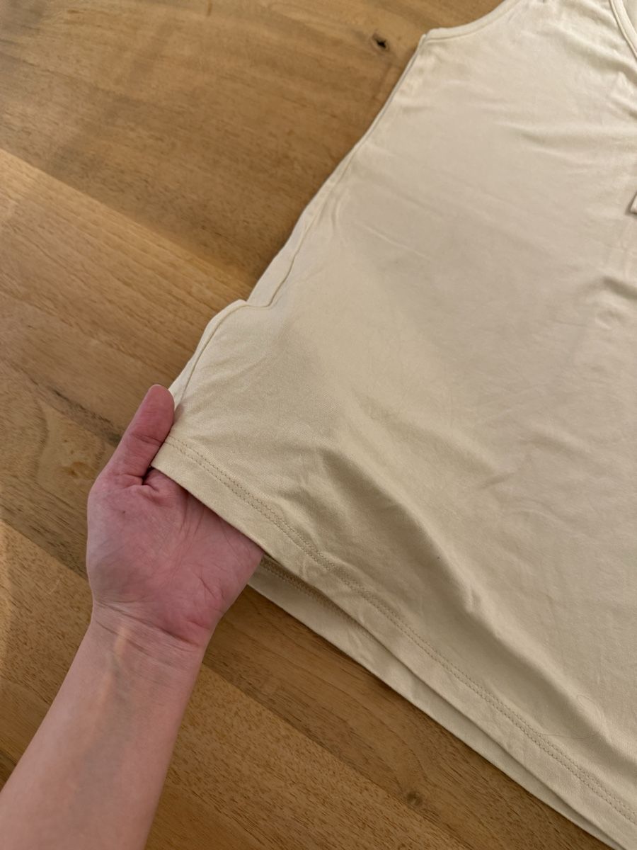 Tops: Light beige top – Neuf (Voir description) à Adliswil par Marjin 1