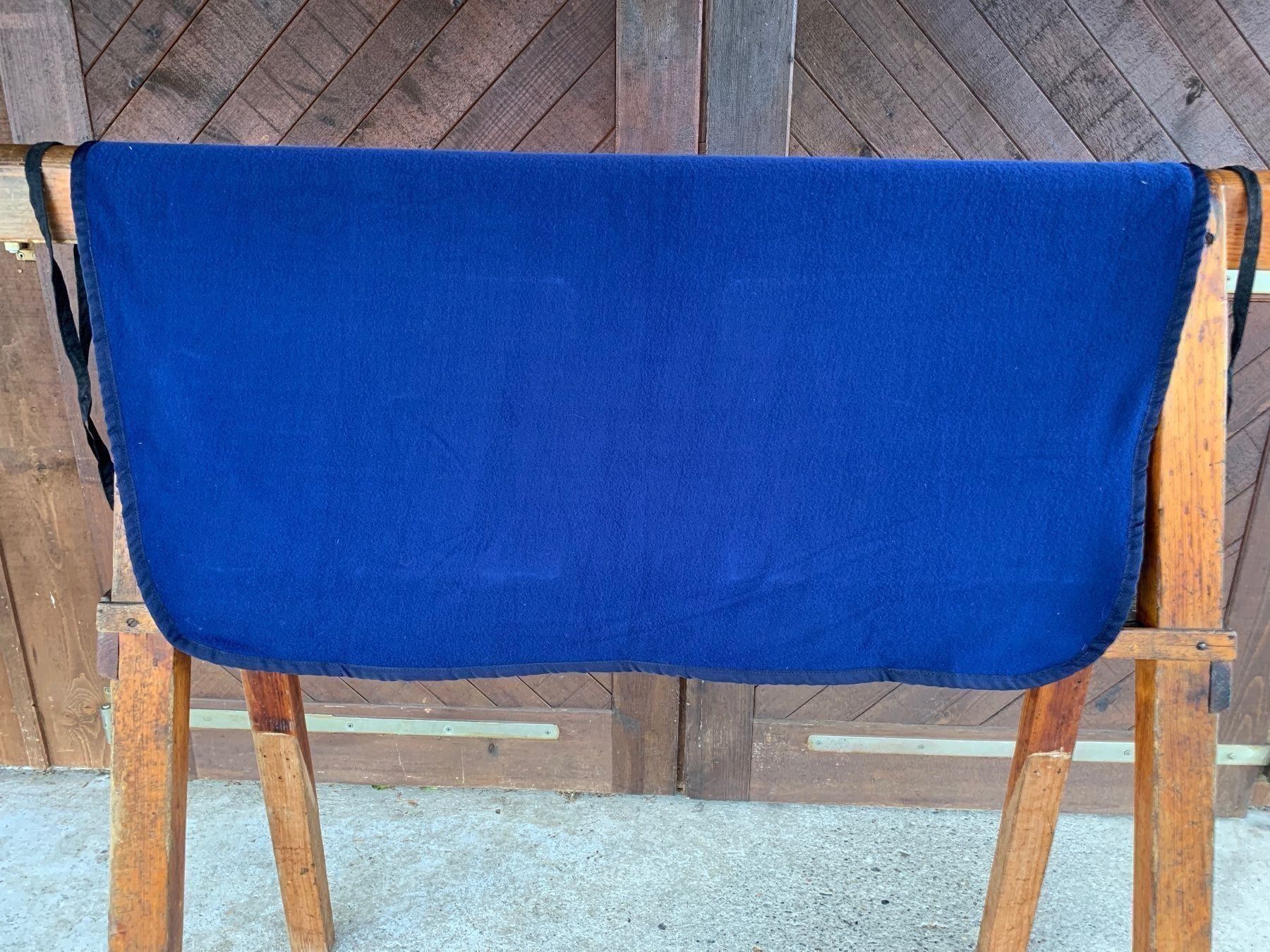Carrozze: schöne dunkelblaue Bockdecke – Usato da Feldbach venduto da Olive1 1