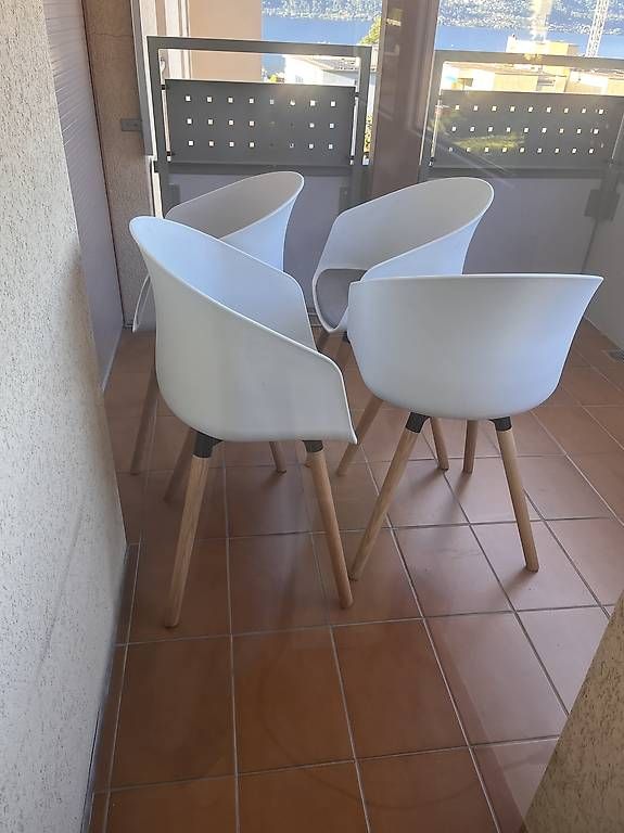 Set di tavolo e panche: Stupendo set da balcone  – Usato da Minusio venduto da mel_dk8w 1