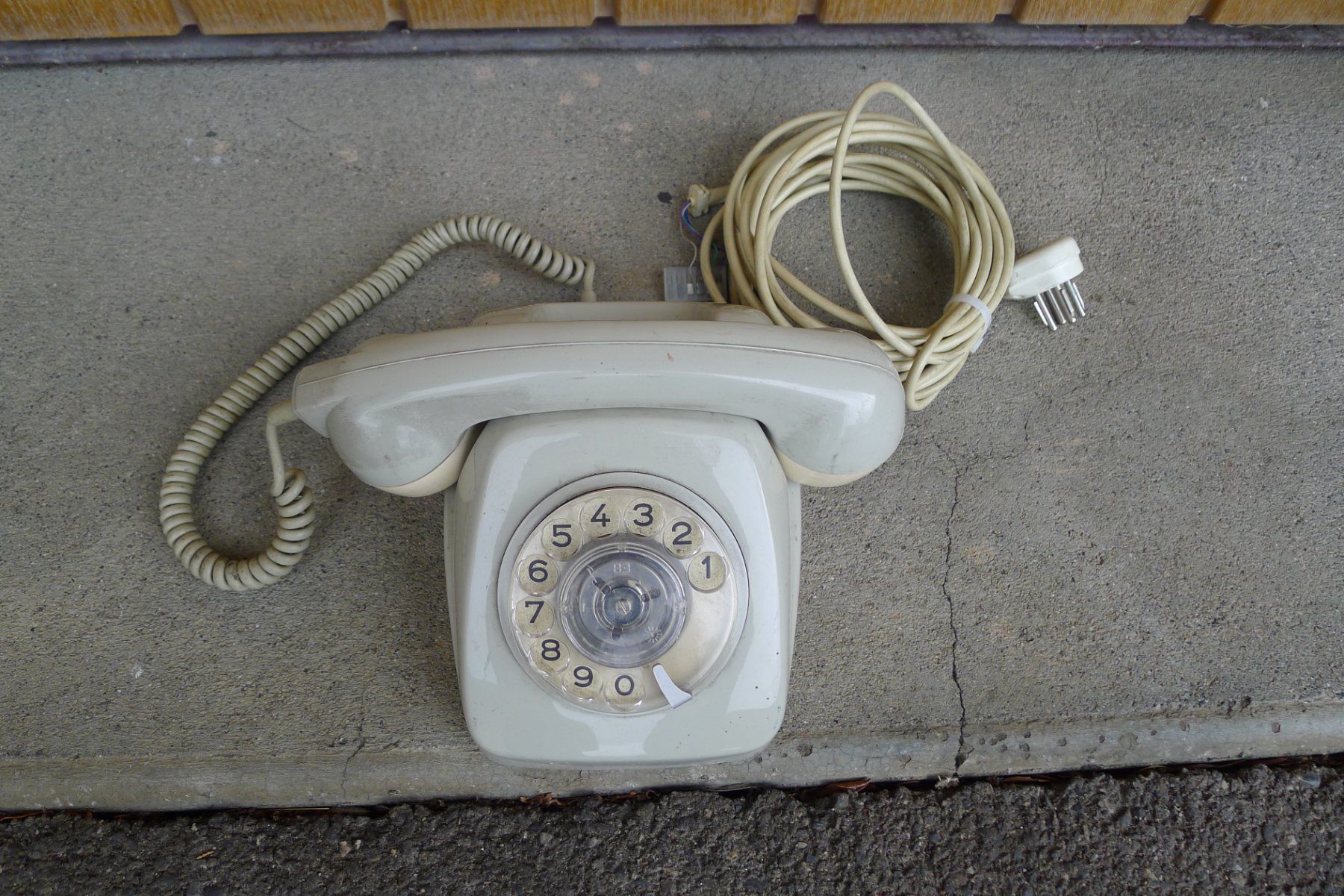 Telefoni: Telefon  von Zellweger Uster – Usato da Steffisburg venduto da Gswiss