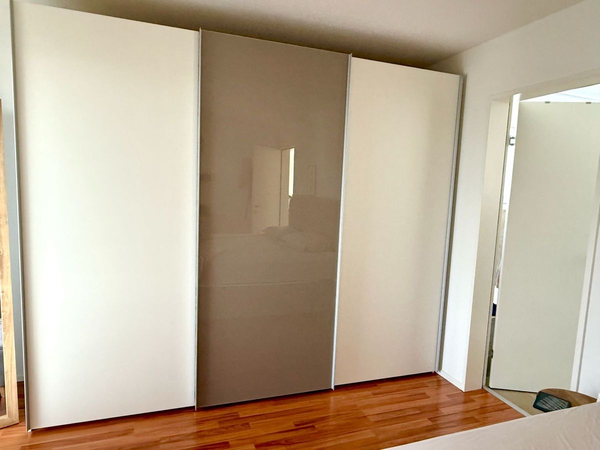 Schränke: Schwebetürschrank  – Gebraucht aus Hägendorf von MiriamC01