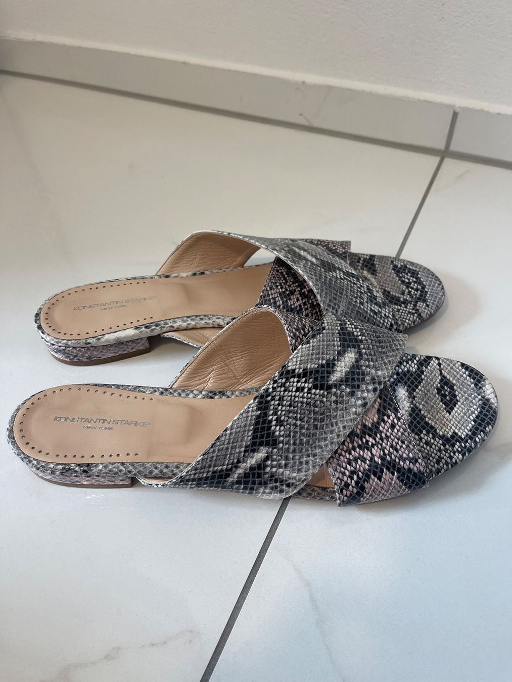 Scarpe da donna: Pantolette in Schlangenoptik in Grösse 43 – Usato da Zizers venduto da sarah_1987 1