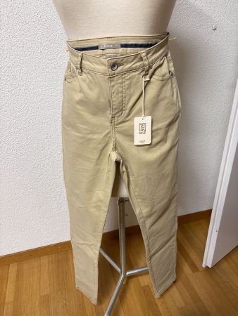 Schöne neue Nile Hose S plus
