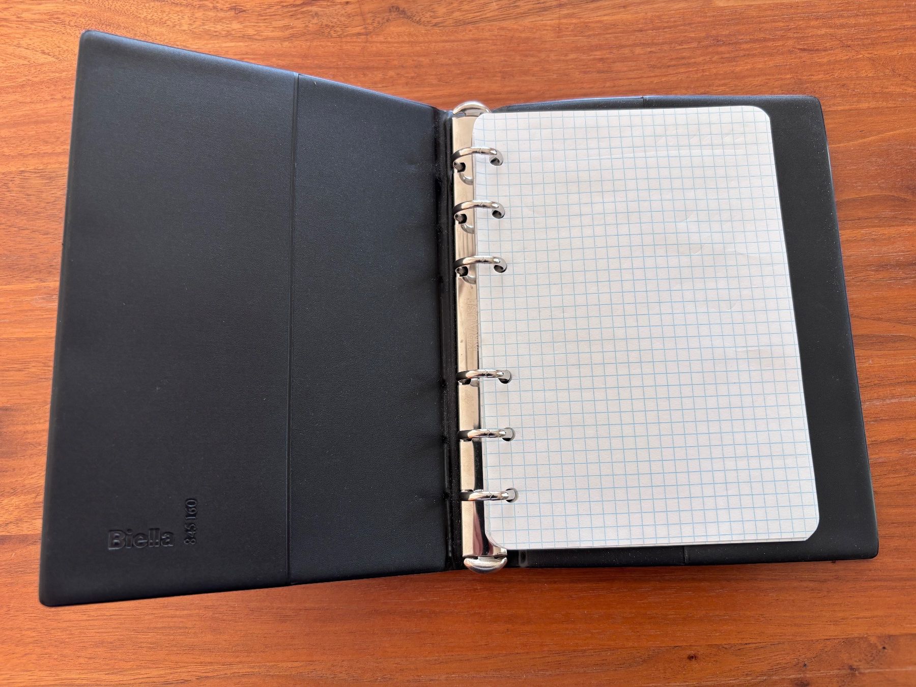 Classeurs: Kleines A6 Ringbuch Schwarz – D'occasion à Balsthal par Uroby 1