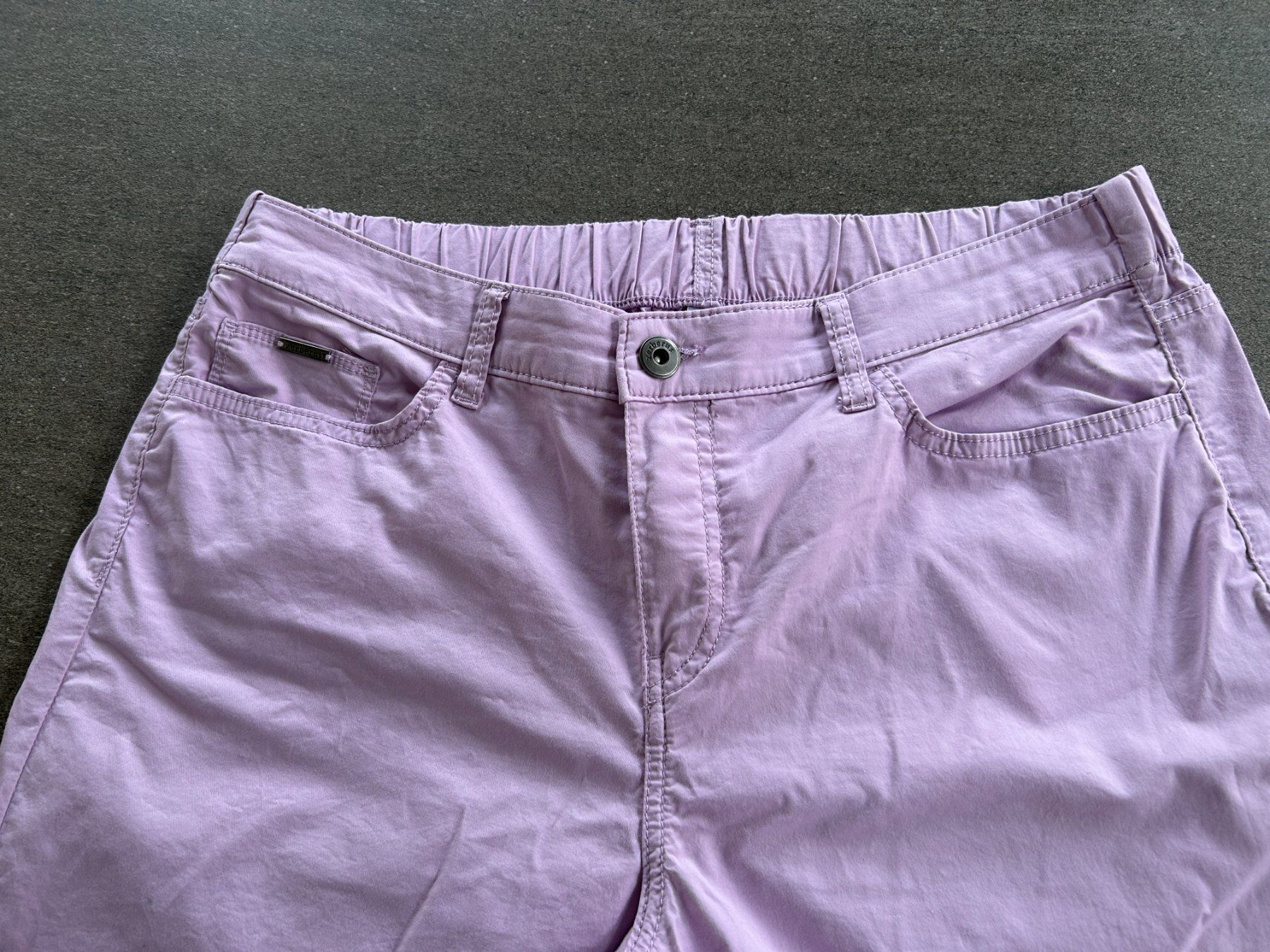 Jeans: Leichte Jeans, flieder, elastischer Bund, neu – Gebraucht aus Ettingen von sagada81