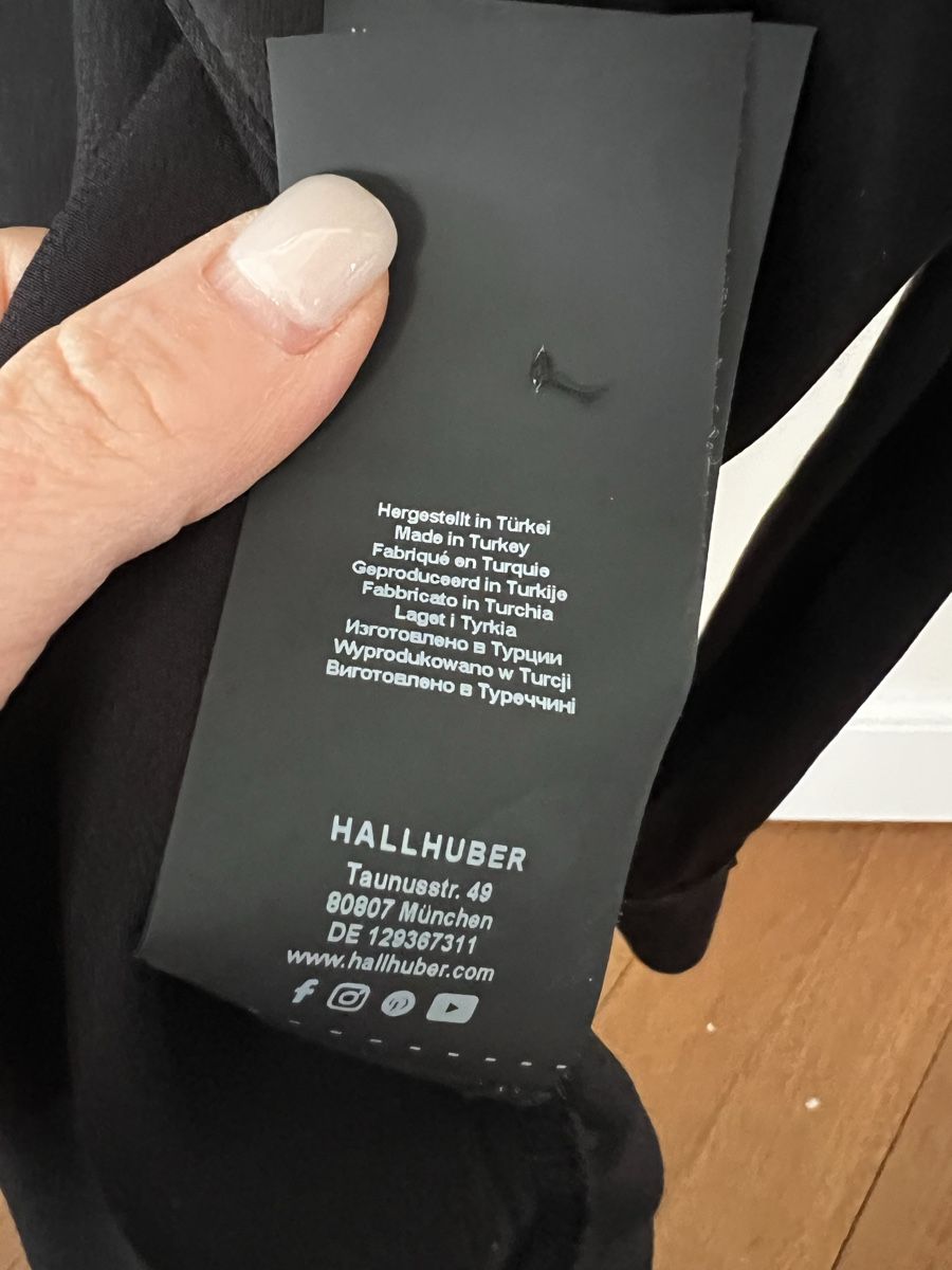 Hallhuber Camicette: HALLHUBER Bluse Schwarz Satin Look Gr 38 – Usato da Schaffhausen venduto da vandemonian 4
