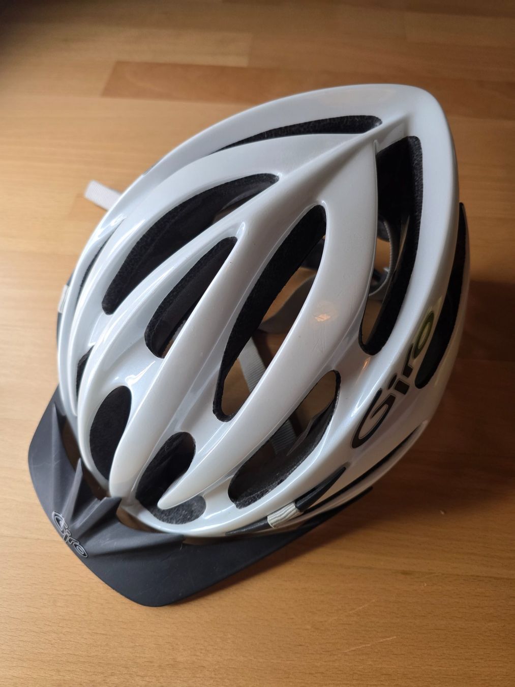 Giro Caschi: Neuwertiger Giro-Velohelm, Gr. M – Usato da Thalwil venduto da Tokee