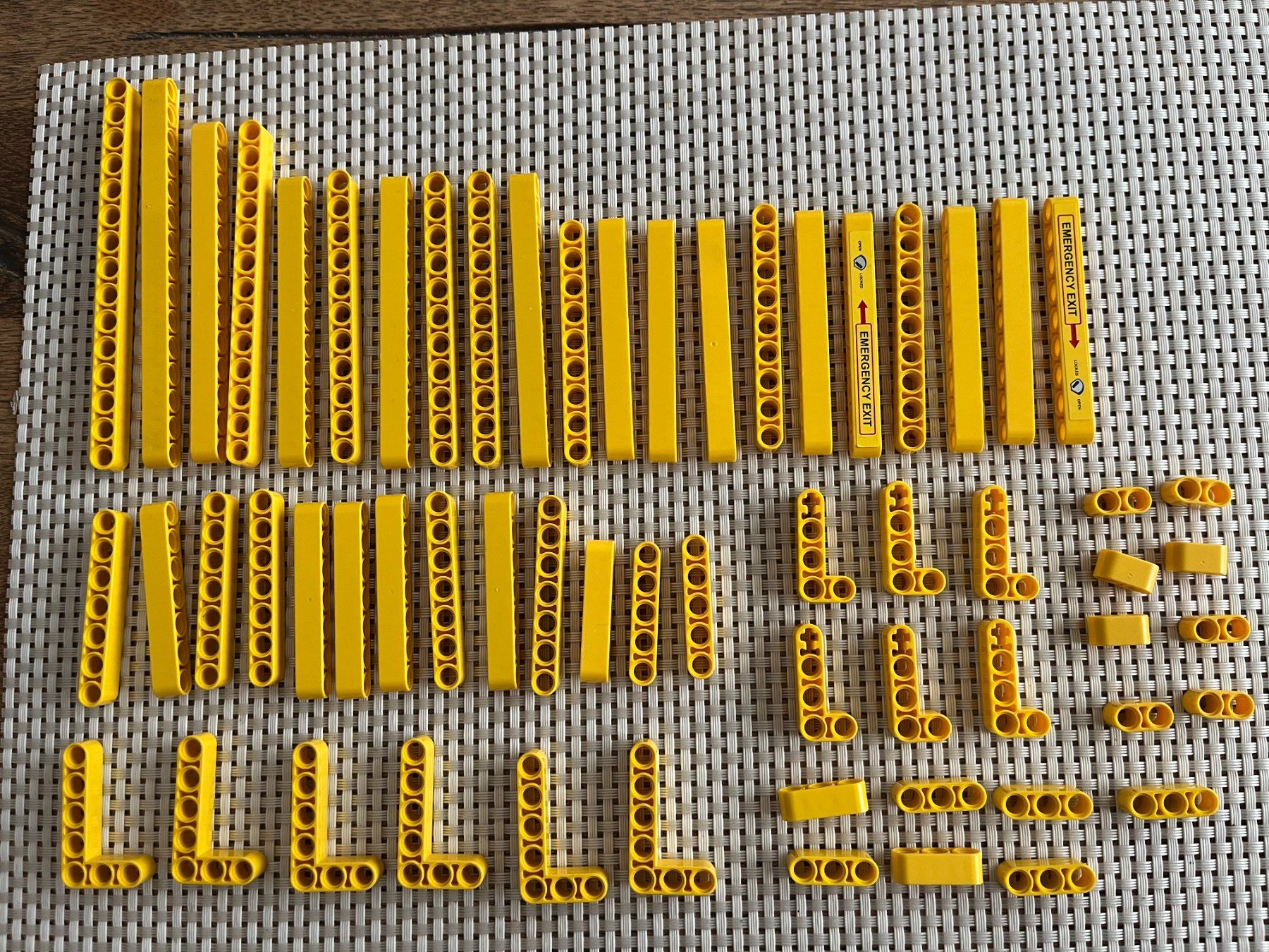 Lego Baukästen: Lego Technic 9396 gelbe runde Lochbalken – Gebraucht aus Buochs von Techtelmechtel